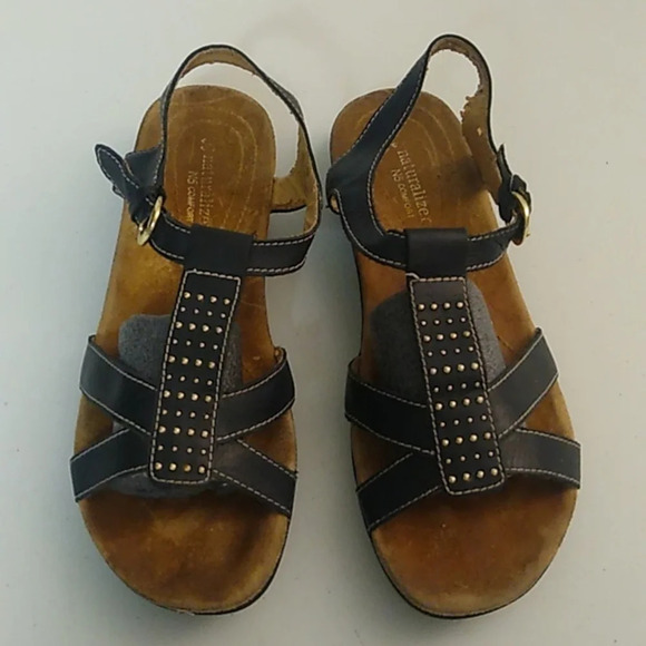 NATURALIZER GENUINE LEATHER STRAPPY BUCKLE COMFORT SANDALS WITH GOLD - Picture 1 of 9